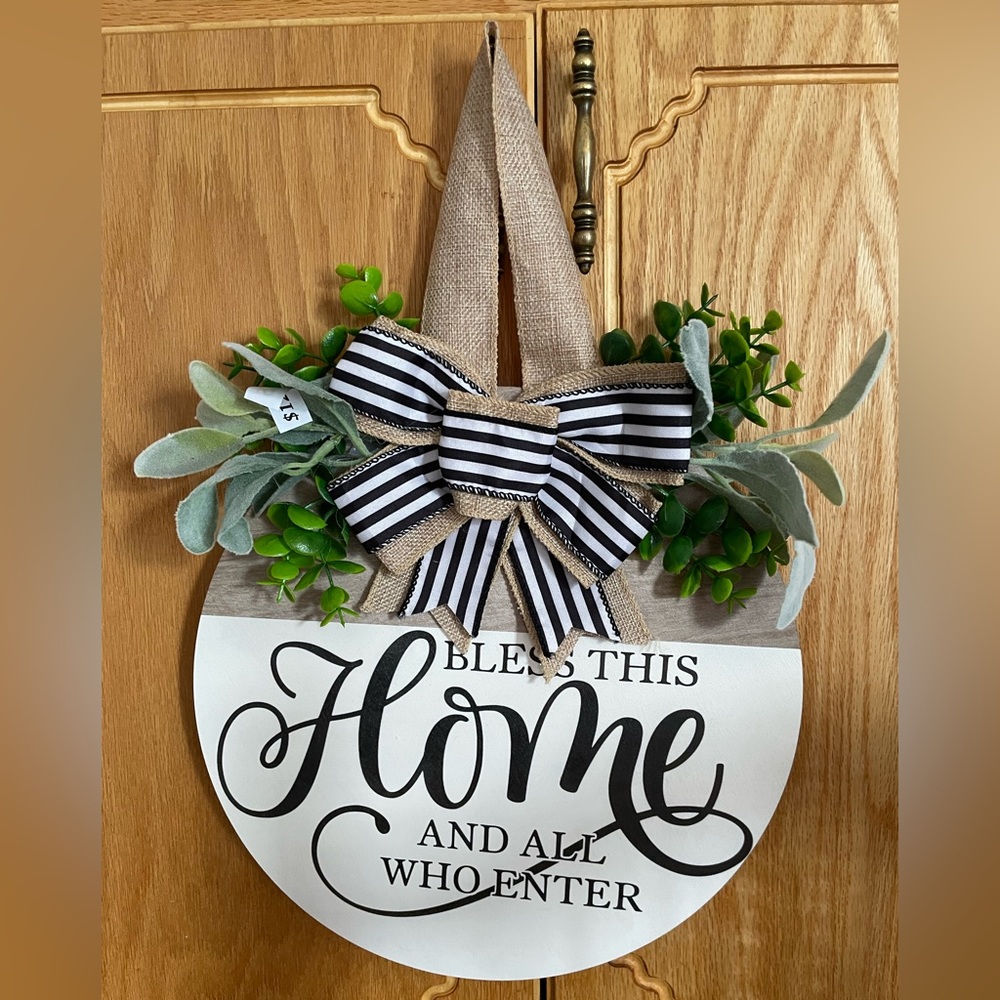 Entry way door sign